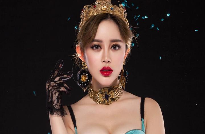 含羞草www入口在线的背景概念